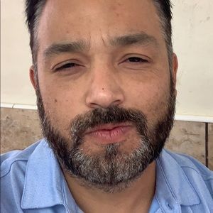 Meet your Posher, Efrain